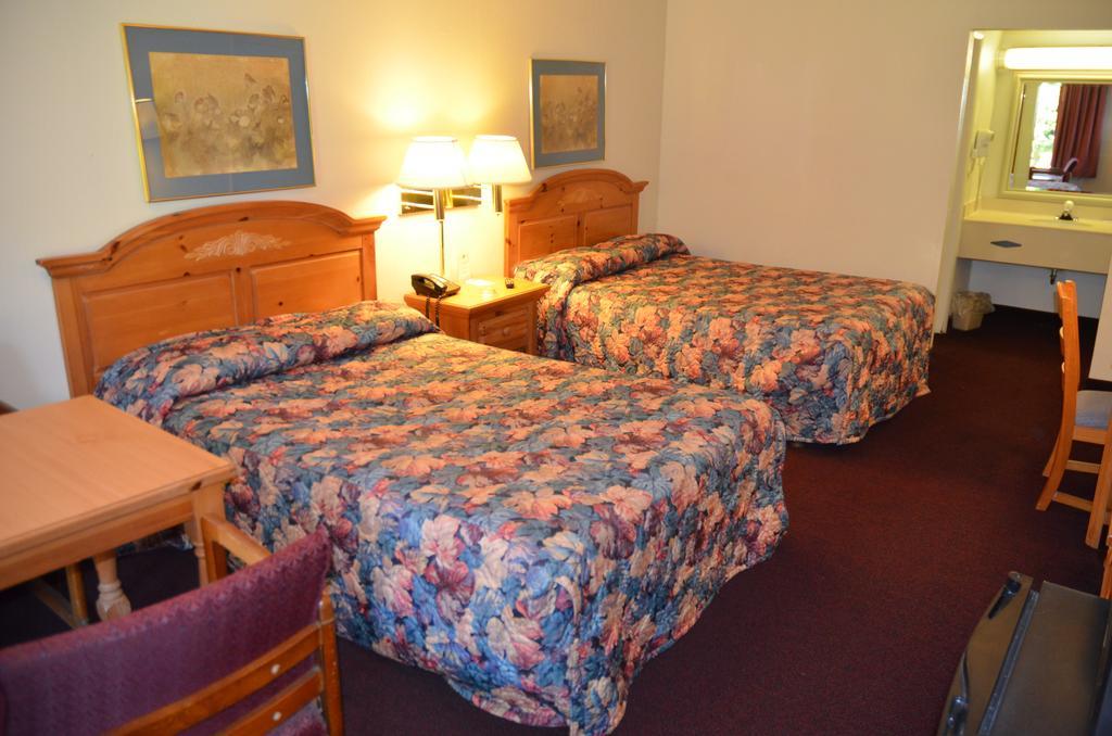 Knights Inn Memphis Airport Habitación foto